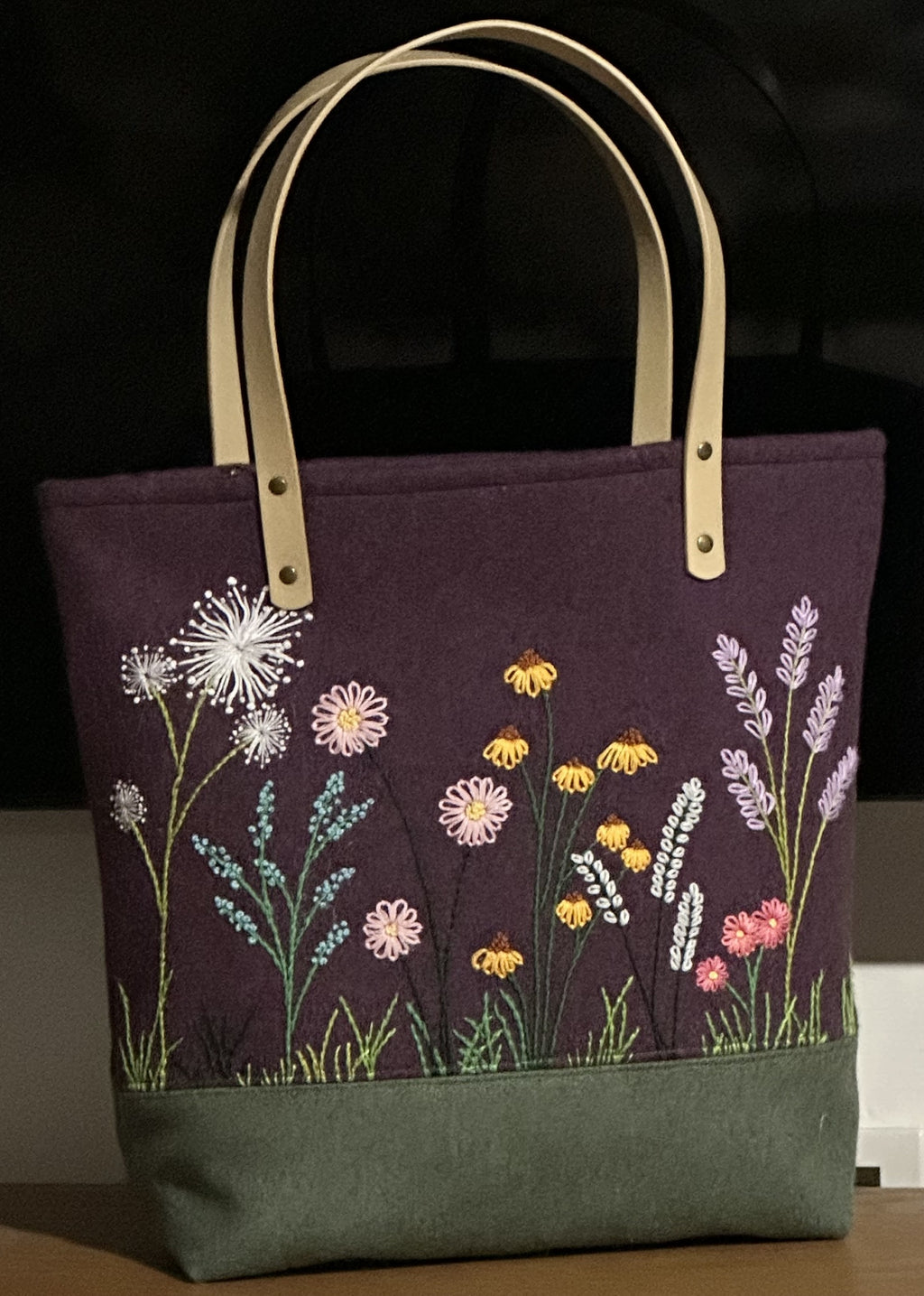 Wool Applique Tote Bag instructions with 7 sets of Applique Templates - Digital Download