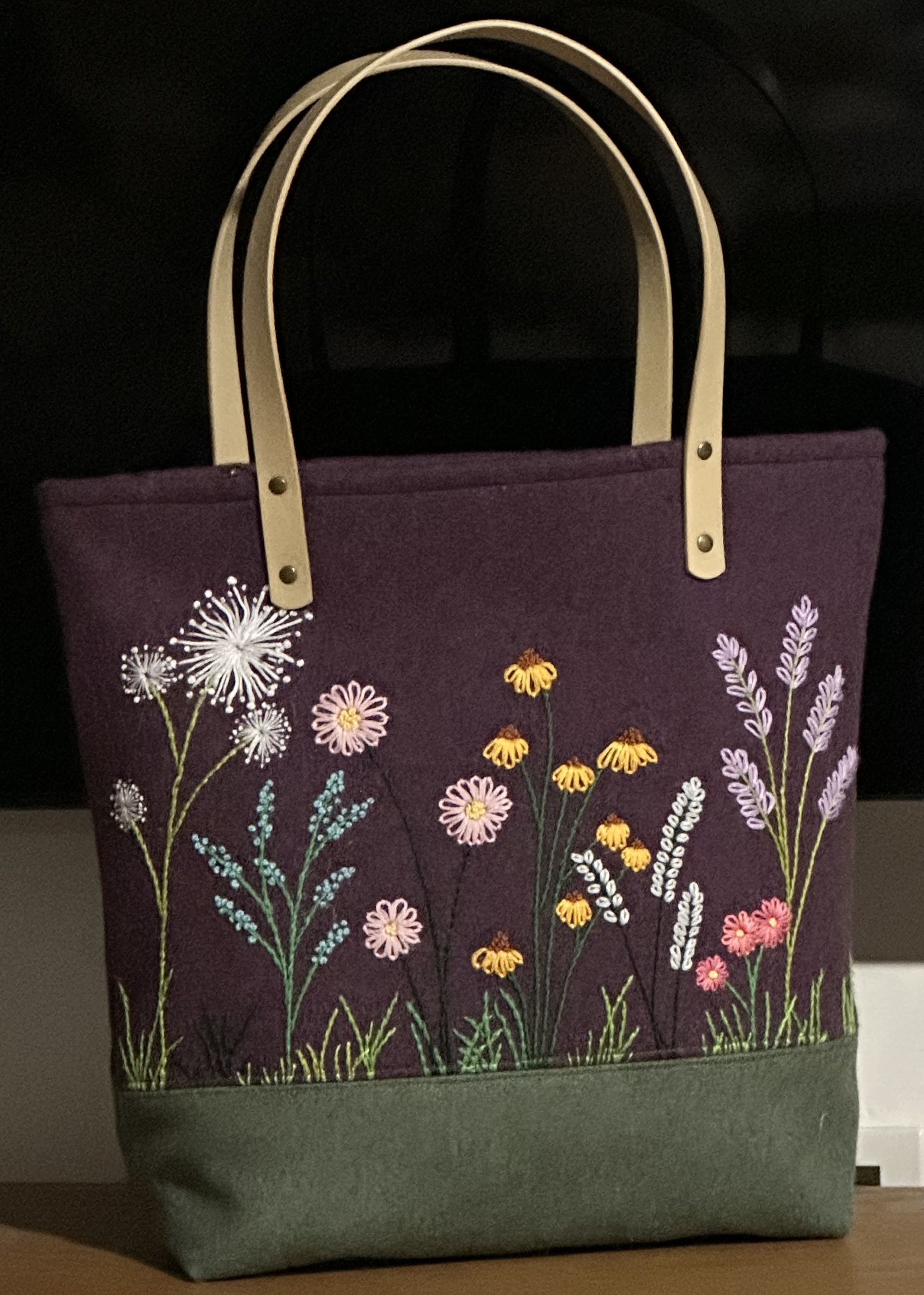 Wool Applique Tote Bag instructions with 7 sets of Applique Templates - Digital Download
